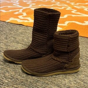 UGG Classic Cardy short knit boot chocolate size woman’s 6